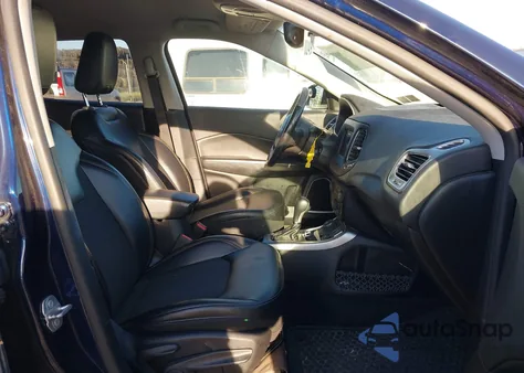 2018 Jeep Compass Latitude 4X4 из США, поврежденный, VIN 3C4NJDBB7JT176587